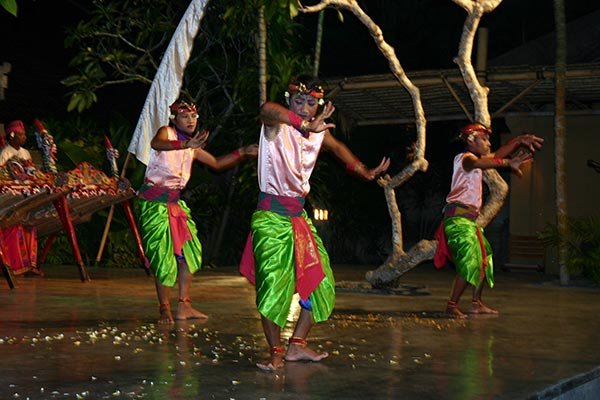 Java-Bali-2007-Bali-Dance-Festival-Jimbaran Peru 2005 MachuPicchu