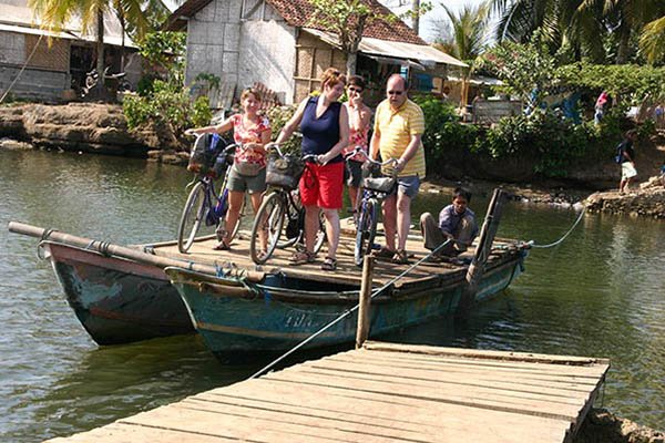 Java-Bali-2007-Pangandaran-fietstocht Peru 2005 Nazca lijn