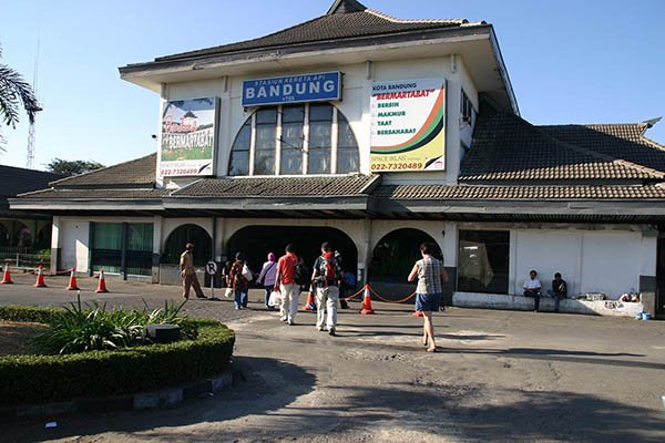 Java-Bali-2007-Station-Bandung Peru 2005 Ballestas eilanden