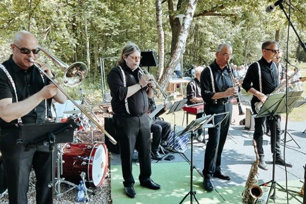 Muziektuinpodium 2022 Beek en Donk BCJB Muziektuinpodium 2022 Beek en Donk BCJB